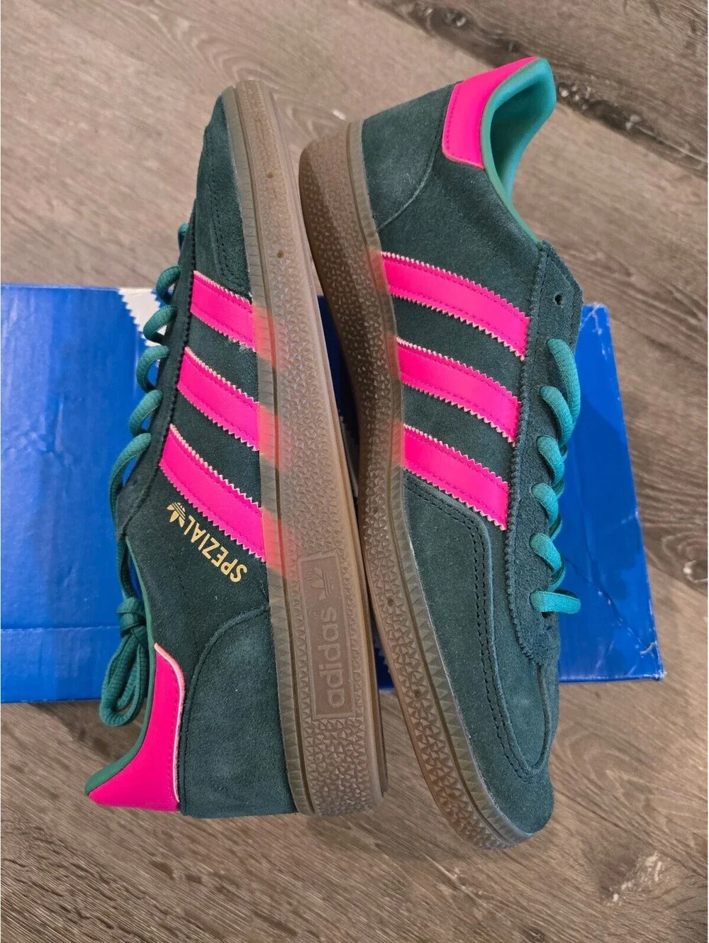 adidas Handball Spezial HQ7269 Mens 9 Womens 10 Green Pink Gum New Box